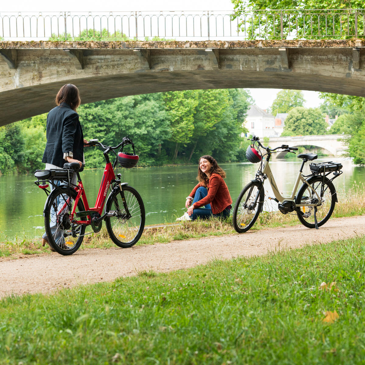 Vélo ville électrique NEOMOUV Sinapia Hydraulique Rouge