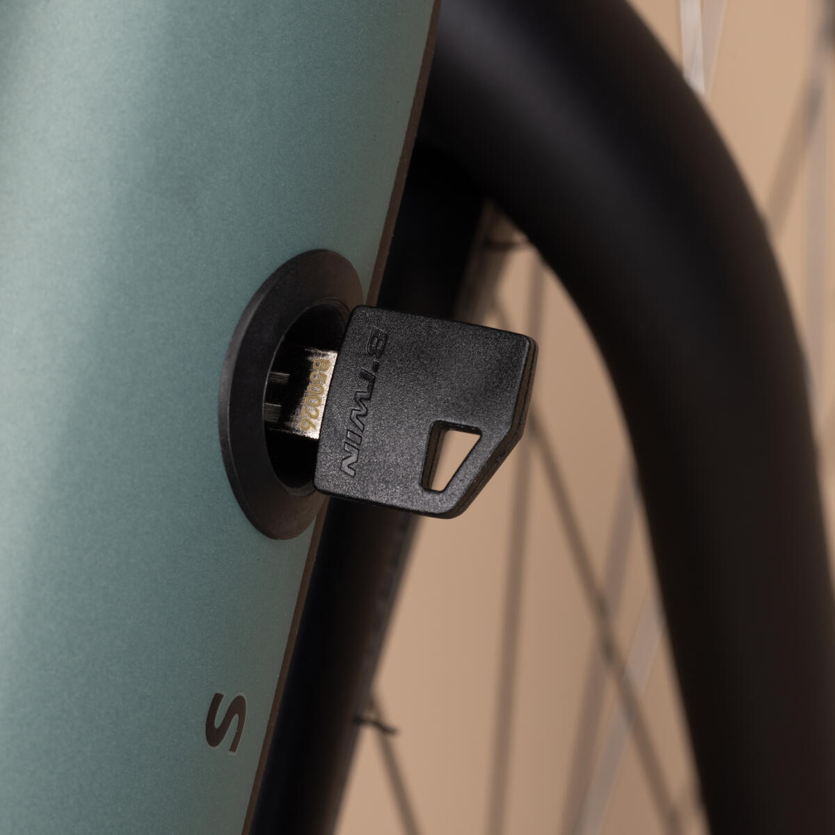 Vélo ville longue distance 500 ASSISTANCE ELECTRIQUE CADRE BAS