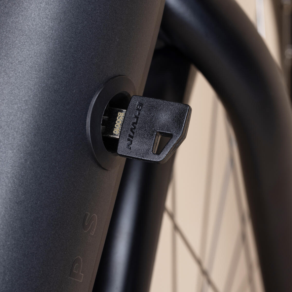 Vélo ville longue distance 500 ASSISTANCE ELECTRIQUE CADRE HAUT