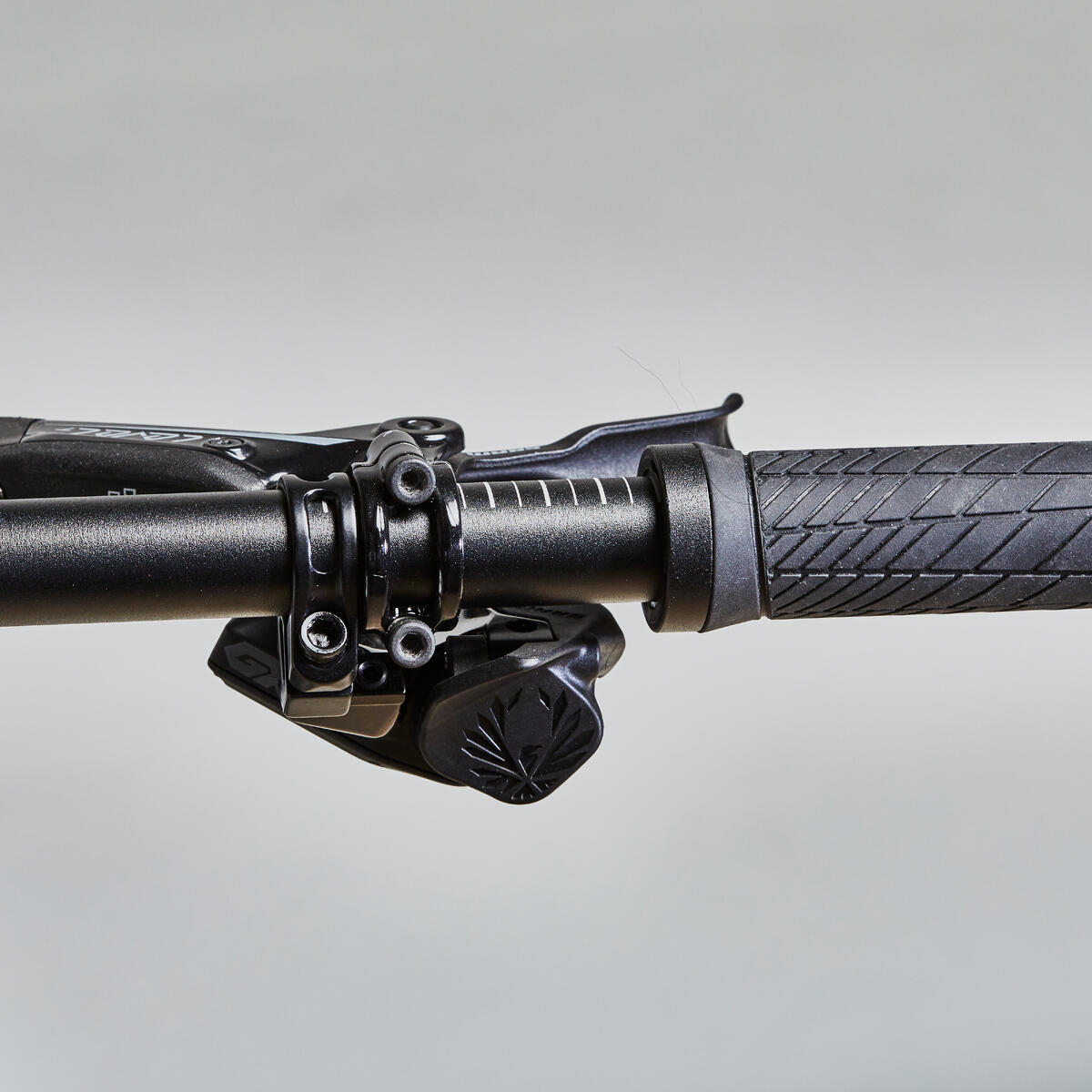 VELO VTT cross country RACE 900 GX AXS roues Mavic Crossmax