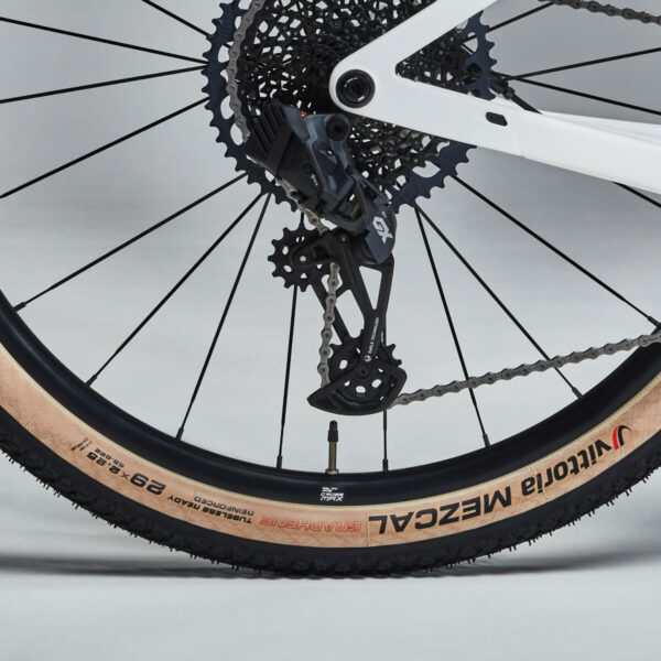 VELO VTT cross country RACE 900 GX AXS roues Mavic Crossmax